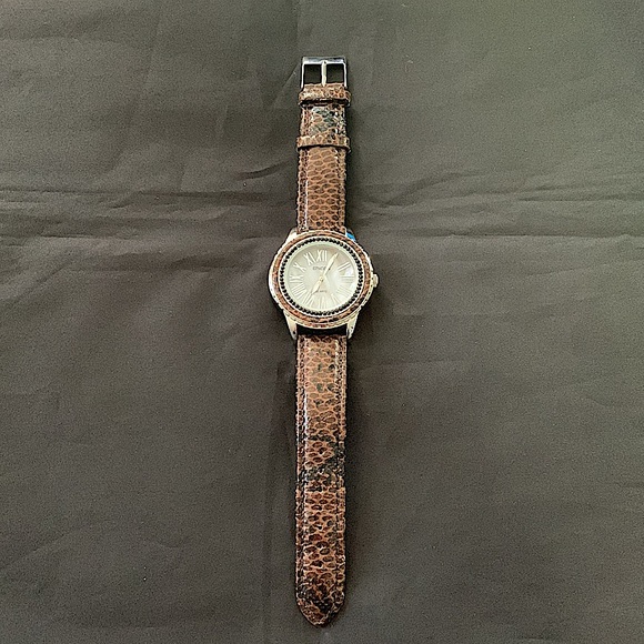 Chico's Women's Ladies Mother of Pearl Dial Faux Snake Skin Print Strap Watch - Picture 3 of 3